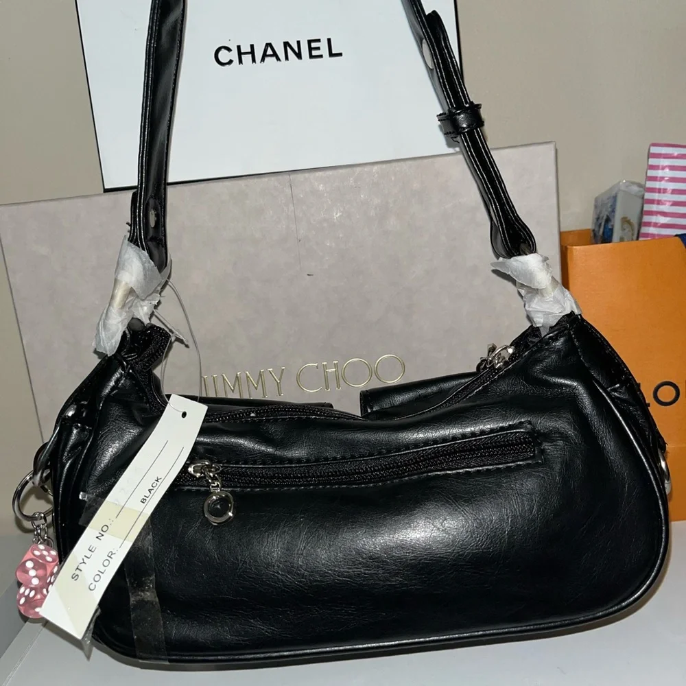 Black Glossy Shoulder Bag - Picture 2 of 6